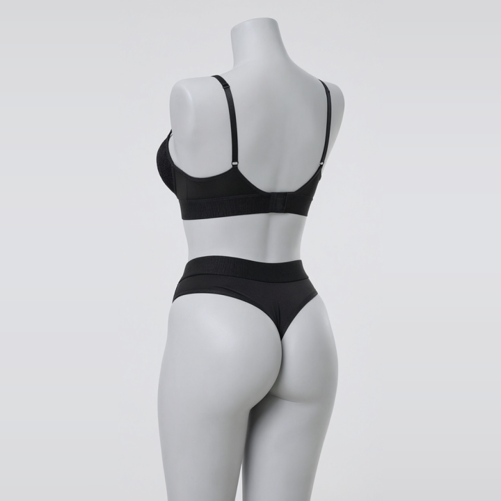 Conjunto con encaje y tanga de cintura alta Michelle - Negro