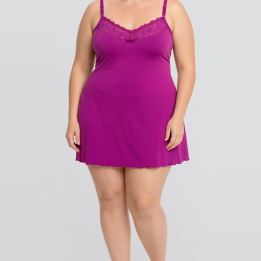 Camisón plus size de microfibra y encaje Susana - Púrpura Carmesí