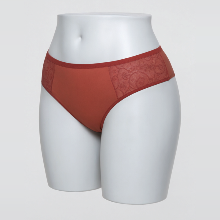 Tanga plus size con detalles en encaje Evelyn - Marrón Chocolate