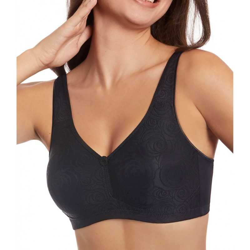 C-cup bra without underwire and without padding