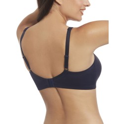 C-cup bra without underwire and without padding