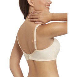 C-cup bra without underwire and without padding