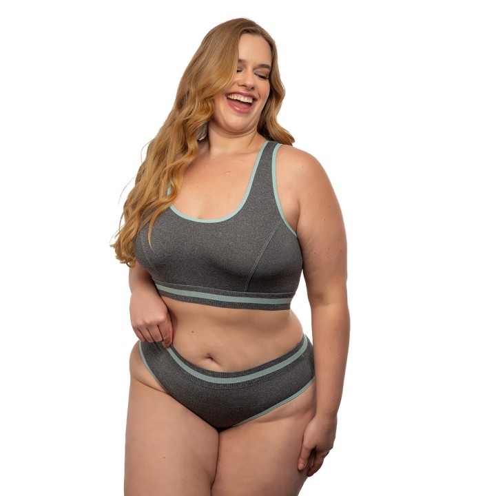 Conjunto plus size deportivo  con sujetador de espalda cruzada Cosima