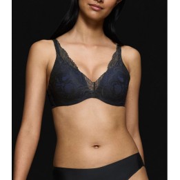 Sujetador Triumph Body Make-Up Illusion Lace WP negro con relleno y aro cómodo