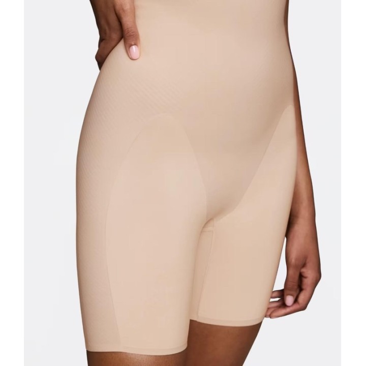 Short alto moldeador Triumph Body Make-Up Illusion Curve Super HW Mid-Thigh