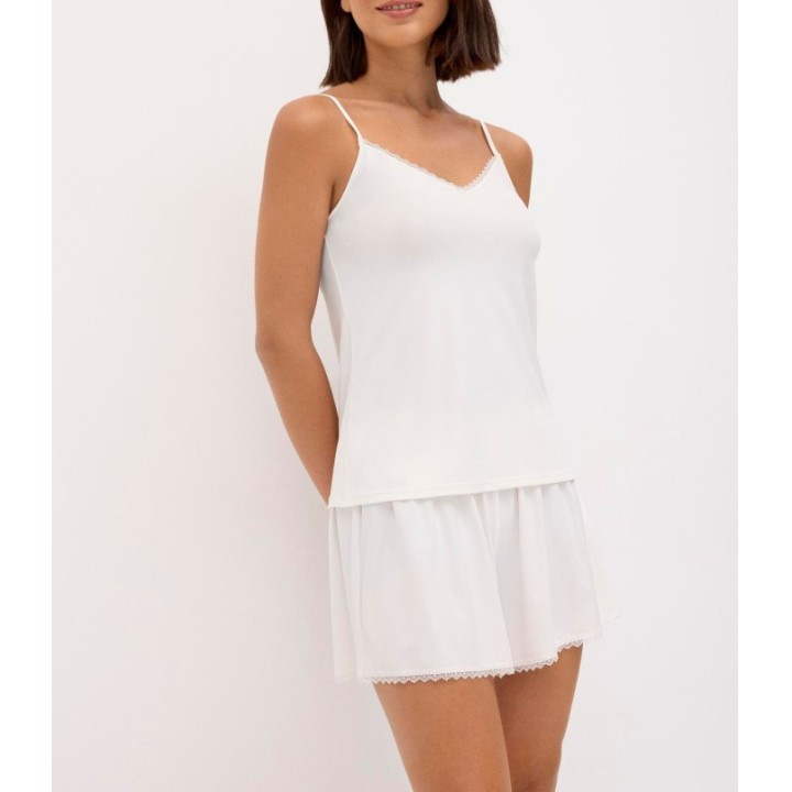 Conjunto Ysabel Mora 10836 Perla - Camiseta y Pantalón Corto con Puntilla